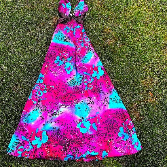 JOLIE silk satin halter v neck bold multicolour floral prom/formal dress. - Picture 2 of 14